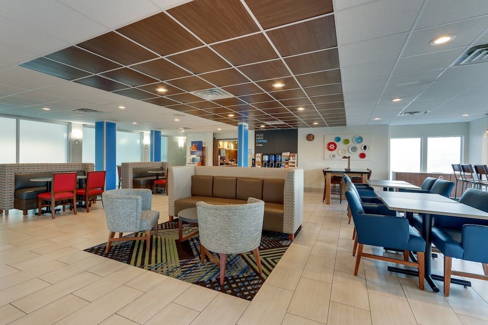 Holiday Inn Express CINCINNATI NORTH - MONROE by IHG 2