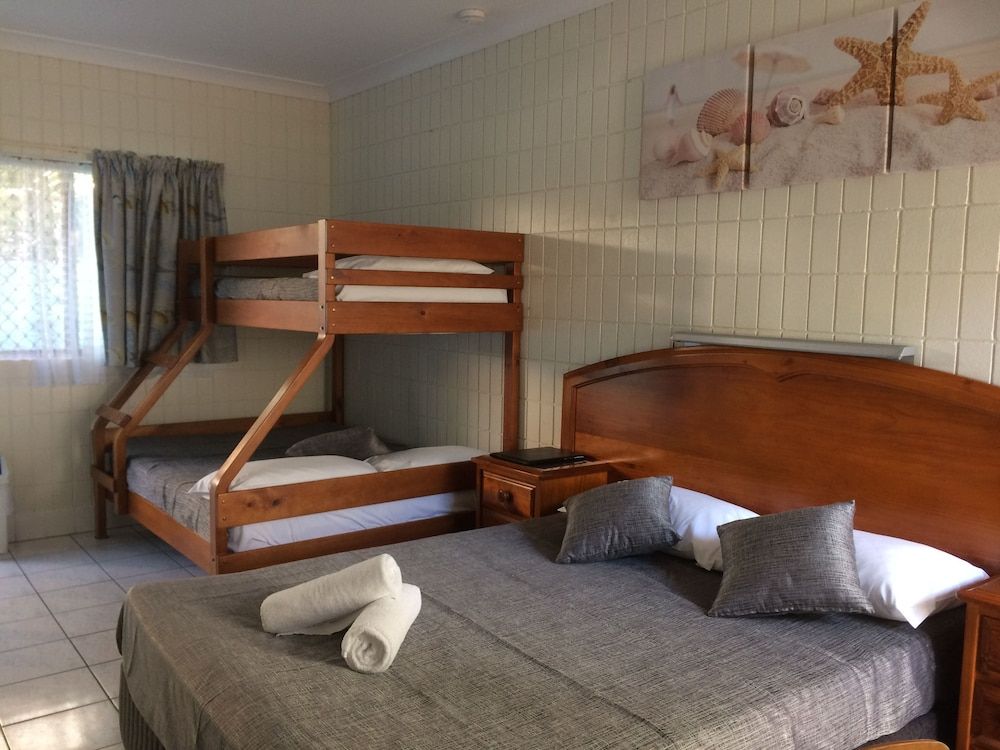 Tropical Palms Resort & 4WD Hire 2