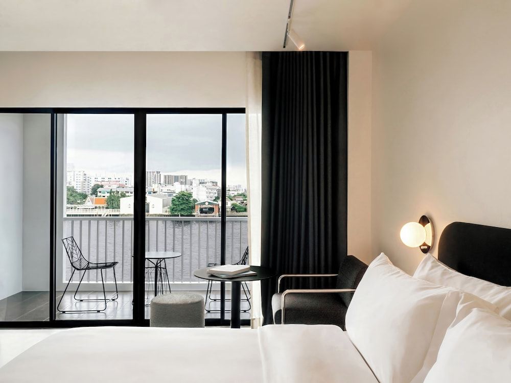 The StandardX, Bangkok Phra Arthit 1