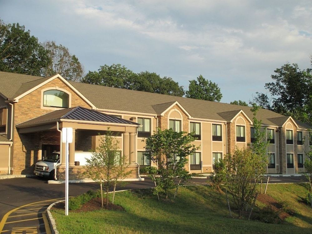 Red Carpet Inn and Suites Monmouth Junction 1
