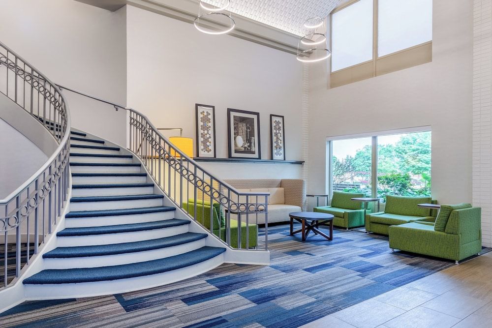 Holiday Inn Express & Suites CHICAGO-MIDWAY AIRPORT by IHG 1