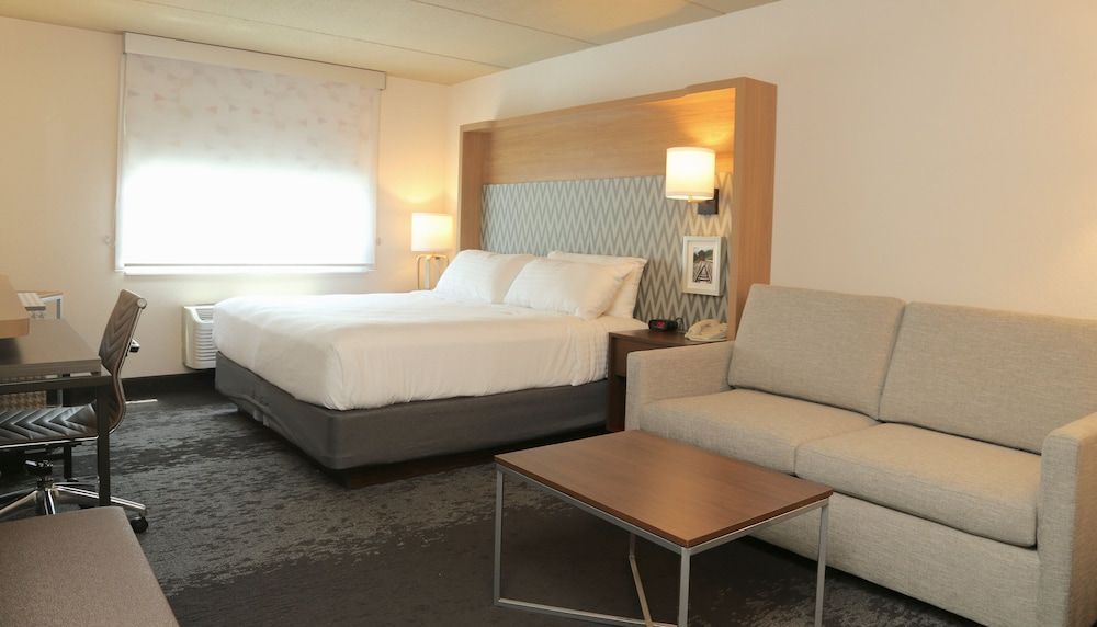 Holiday Inn SALEM (I-93 AT EXIT 2) by IHG 1
