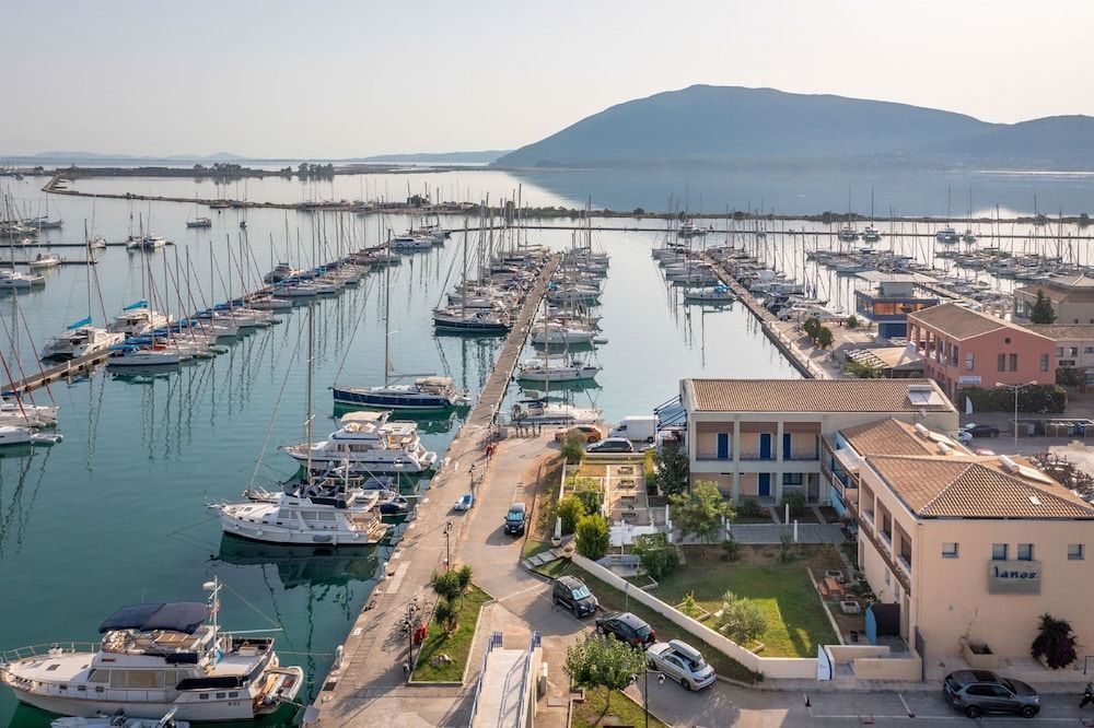 Ianos Bay 1