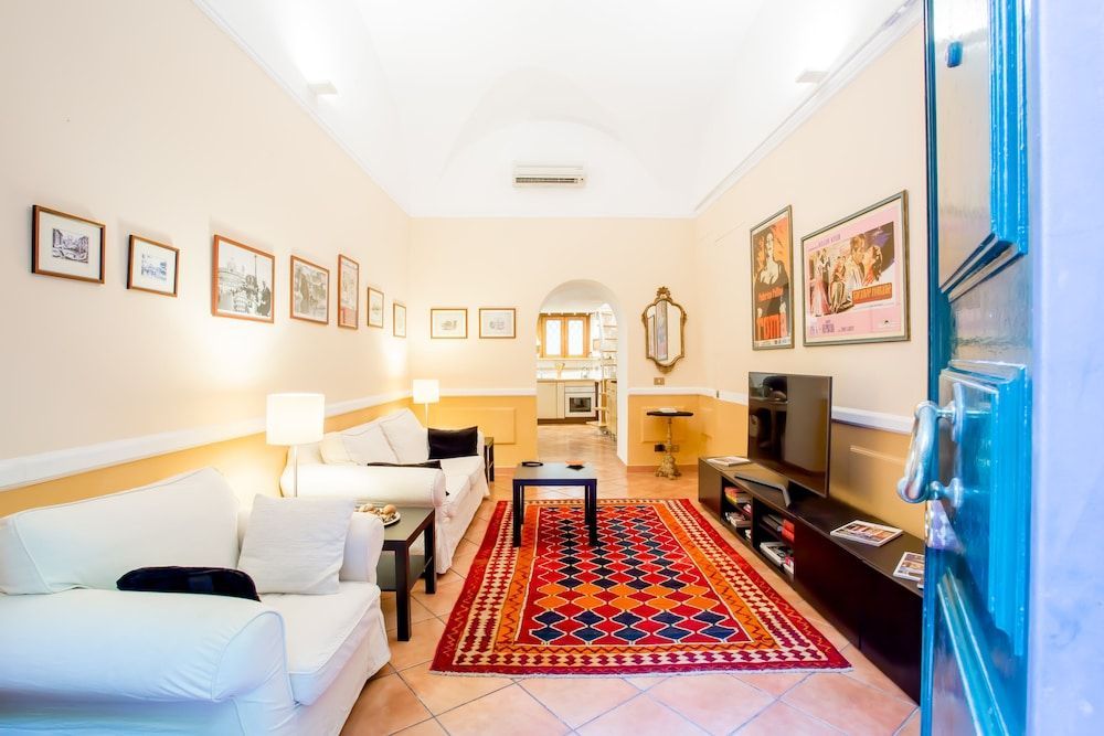 GuestHost - Quiet and Cozy Trastevere Hideaway 2