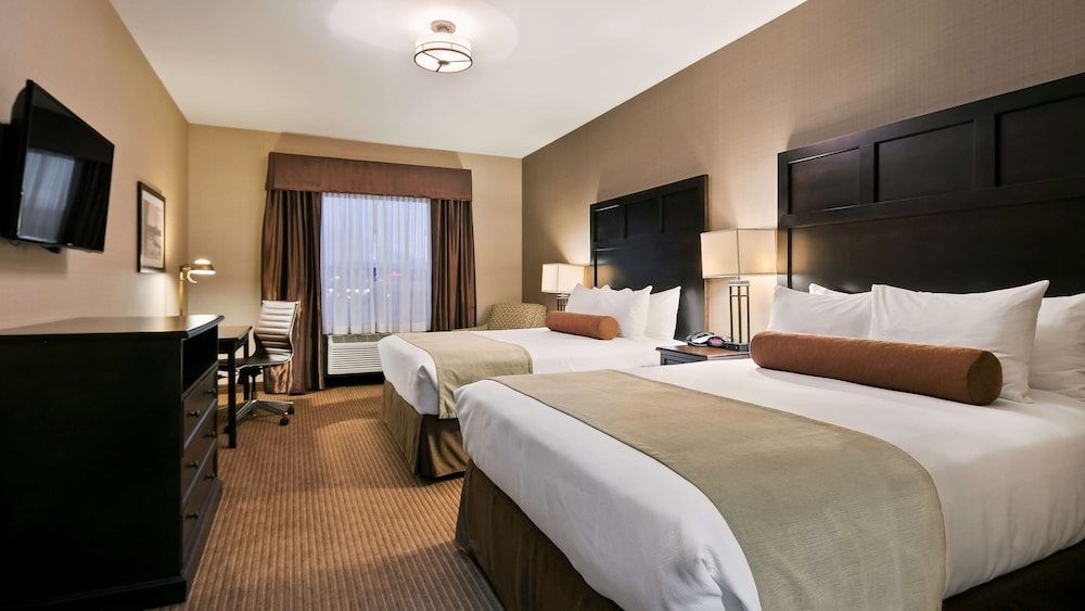 Best Western Plus Okotoks Inn & Suites 1