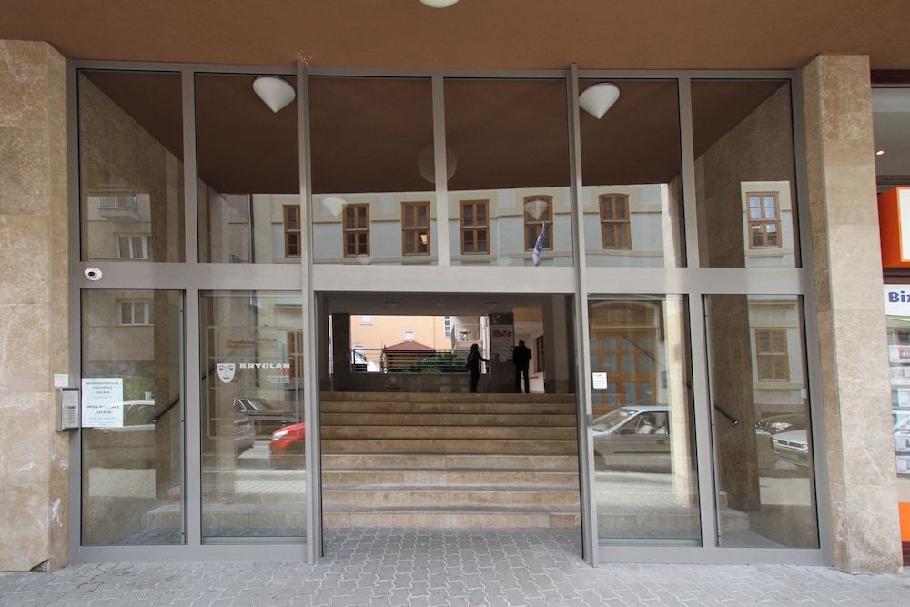 Opera residence 2