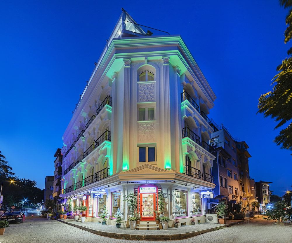 The Magnaura Palace Hotel 1