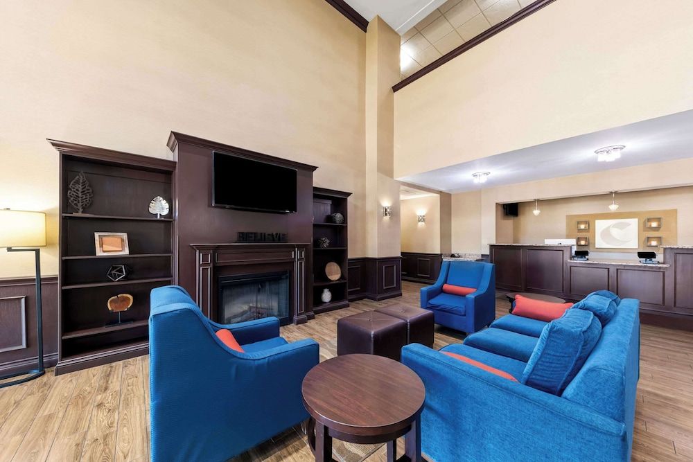 Comfort Inn & Suites Near Lake Lewisville 2