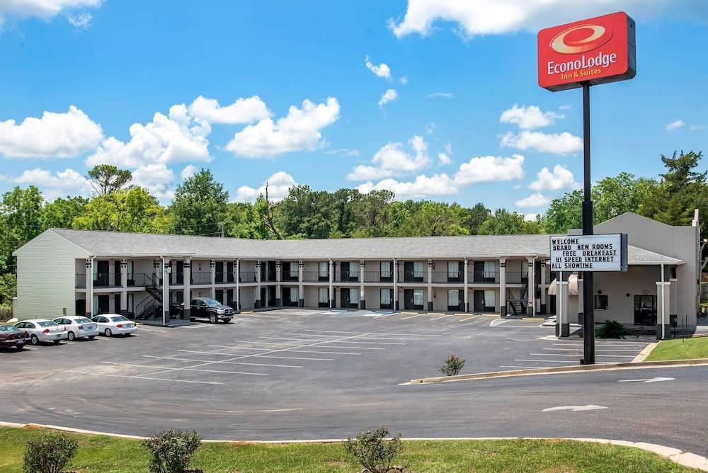 Econo Lodge Inn & Suites Evergreen 1