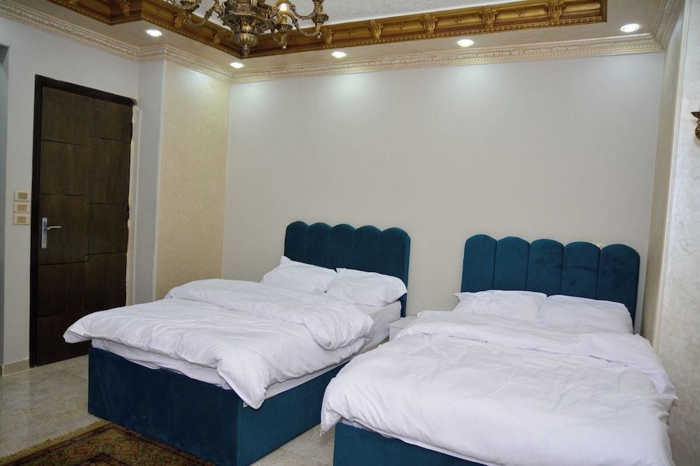 Crystal pyramid inn 2