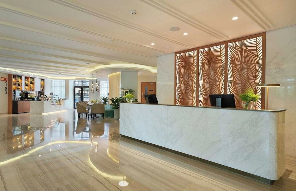 Sunday Hotel Holiday International Dubai 2