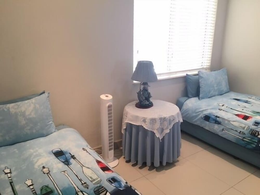 Waterfront Getaway, 2 Bedroom Seaside Bliss 2