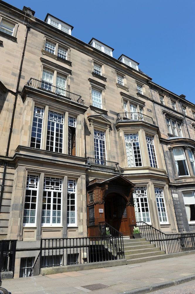 B+B Edinburgh 1