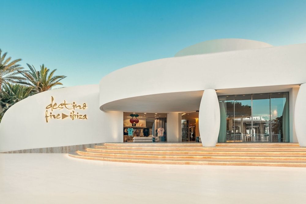 Destino Five Ibiza - 5-Star Grand Luxe Resort - Free Entrance to Pacha Club 2