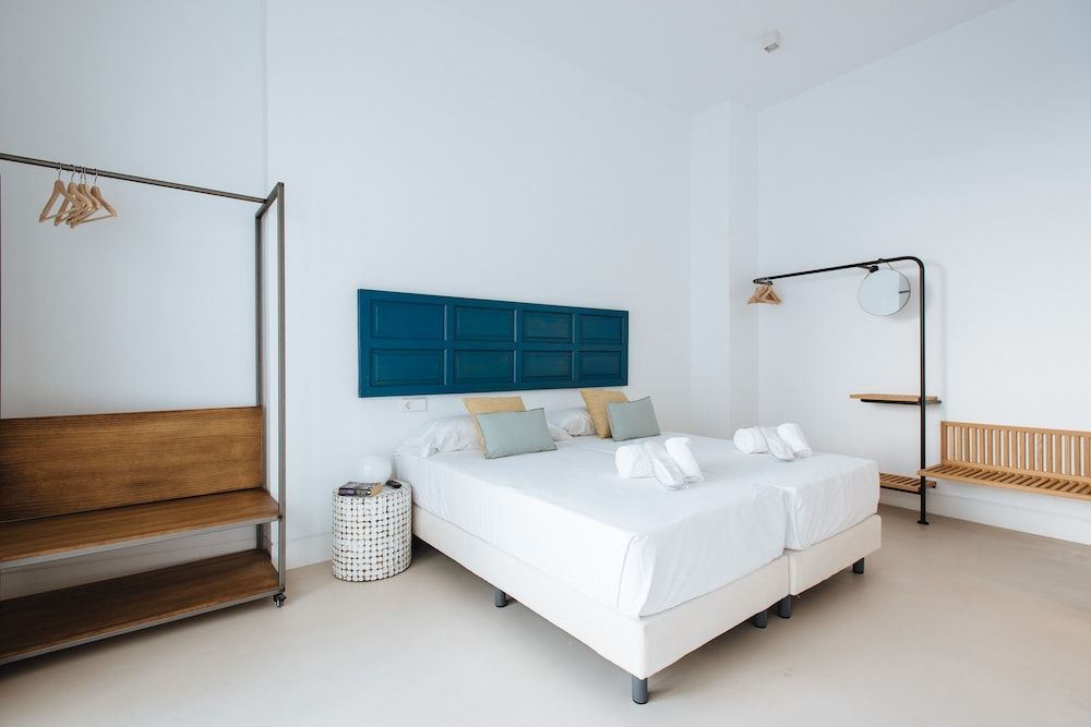 Eva Recommends Castellar Pool & Terrace 1