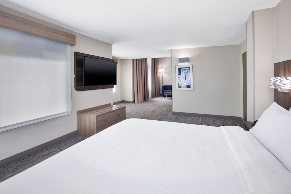 Holiday Inn Express & Suites WEST MONROE by IHG 2