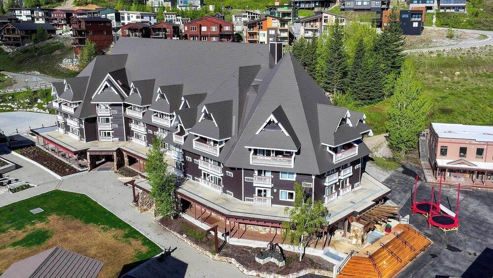 Selkirk Lodge 1