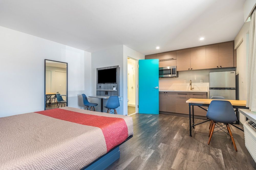 Solo Motel Broadway 1