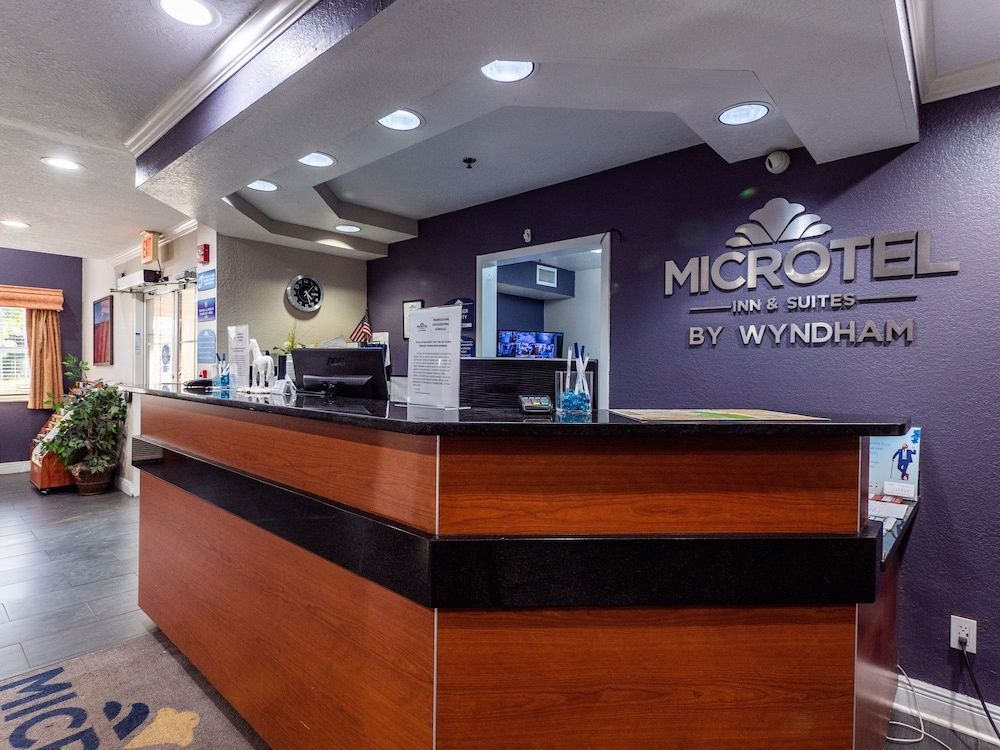 Microtel Inn and Suites Ocala 1