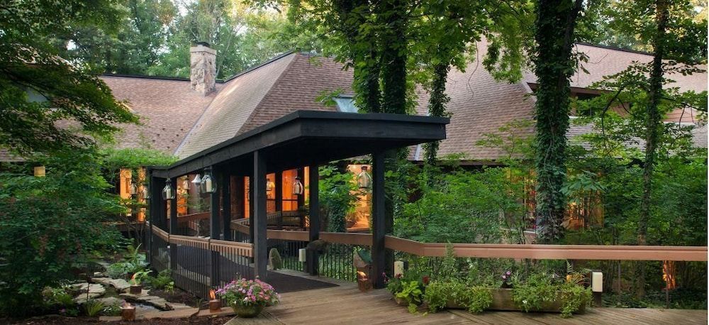 The Inn At Honey Run 1