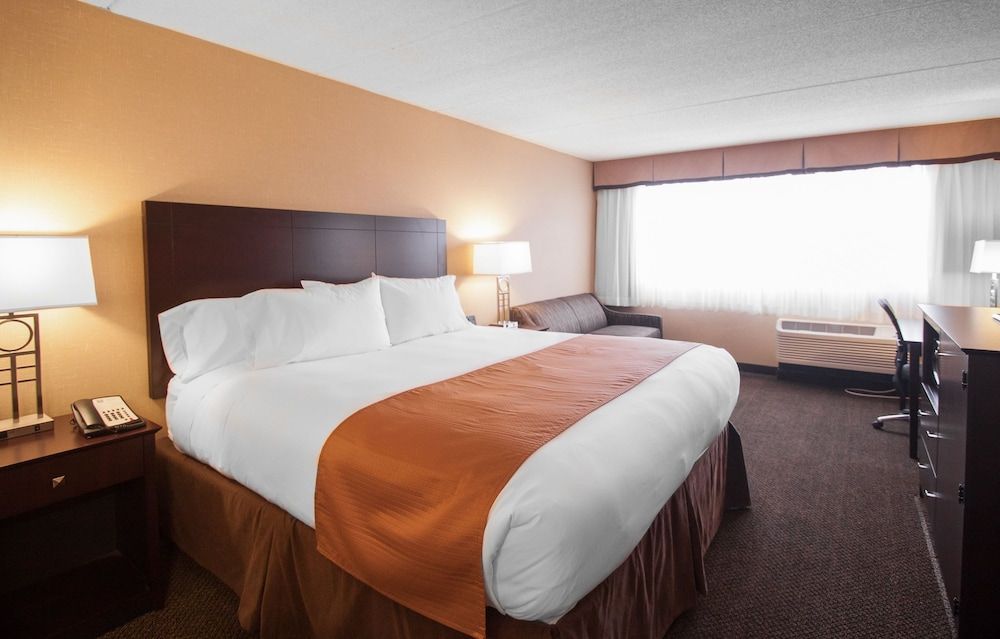 Garner Hotel Wadsworth by IHG 1
