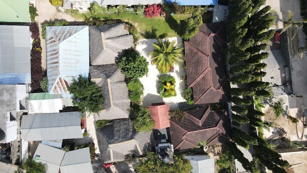 Ellavita Cottages 1