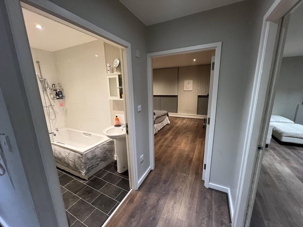 Beautiful 1-bed Apartment in Liverpool 2
