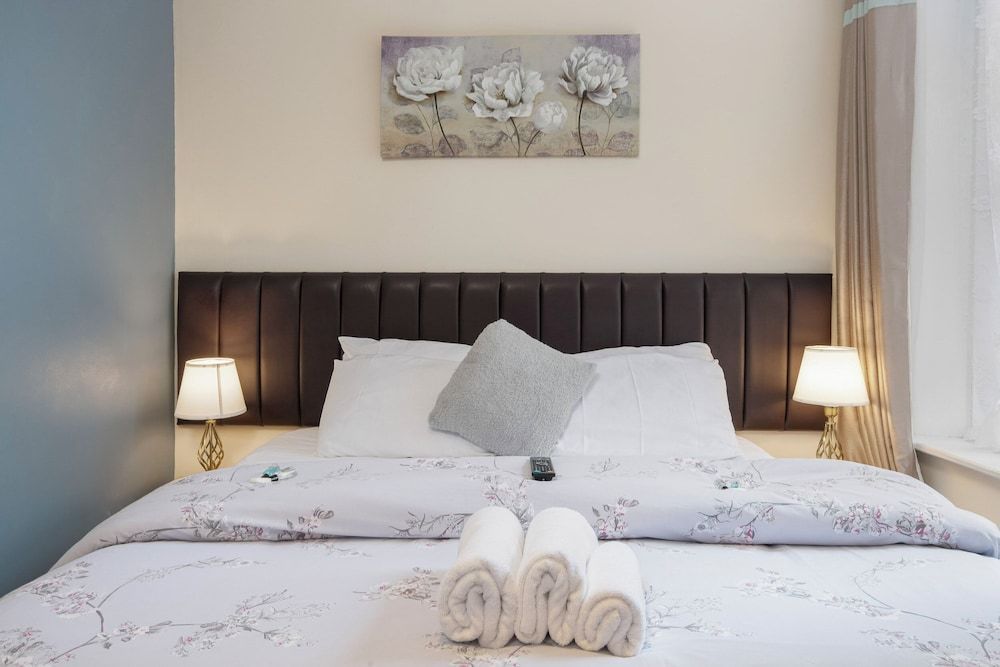 Devon Guest House 1
