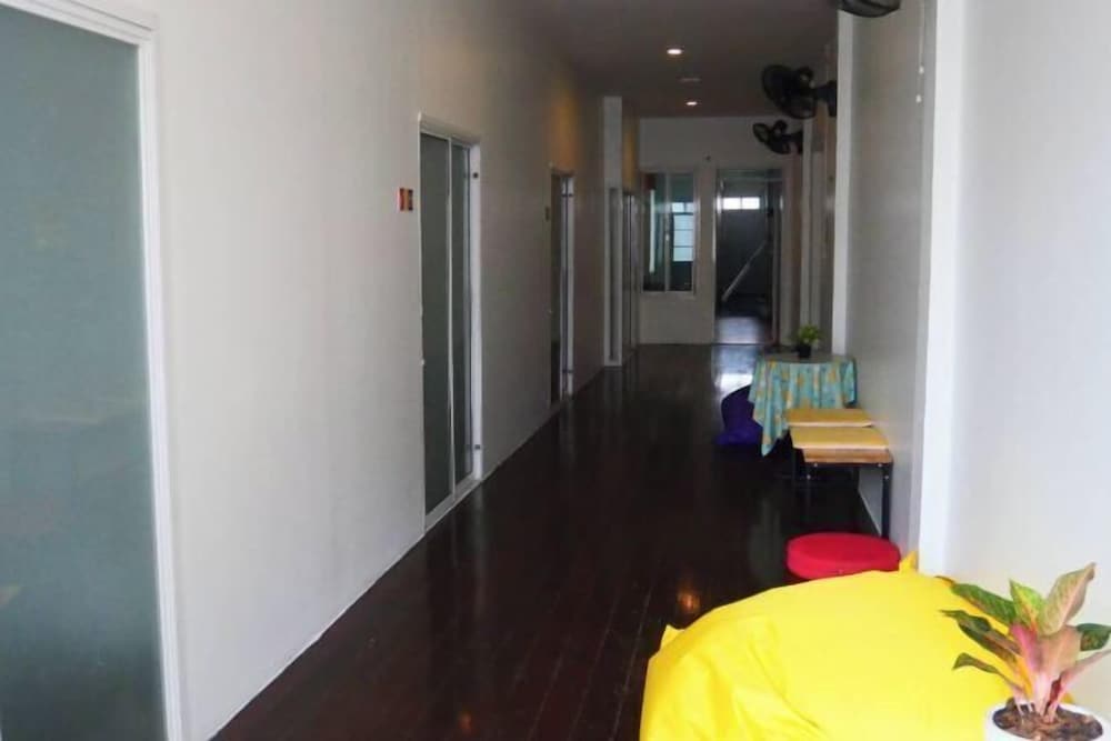 RYB Hostel Phuket 2