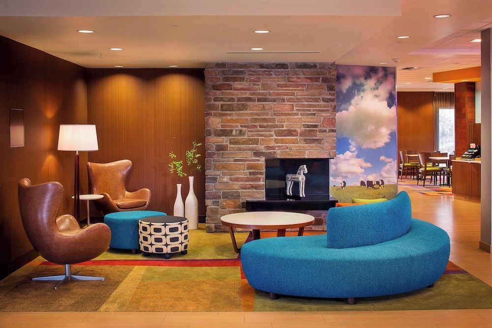 Fairfield Inn and Suites by Marriott Monaca 2