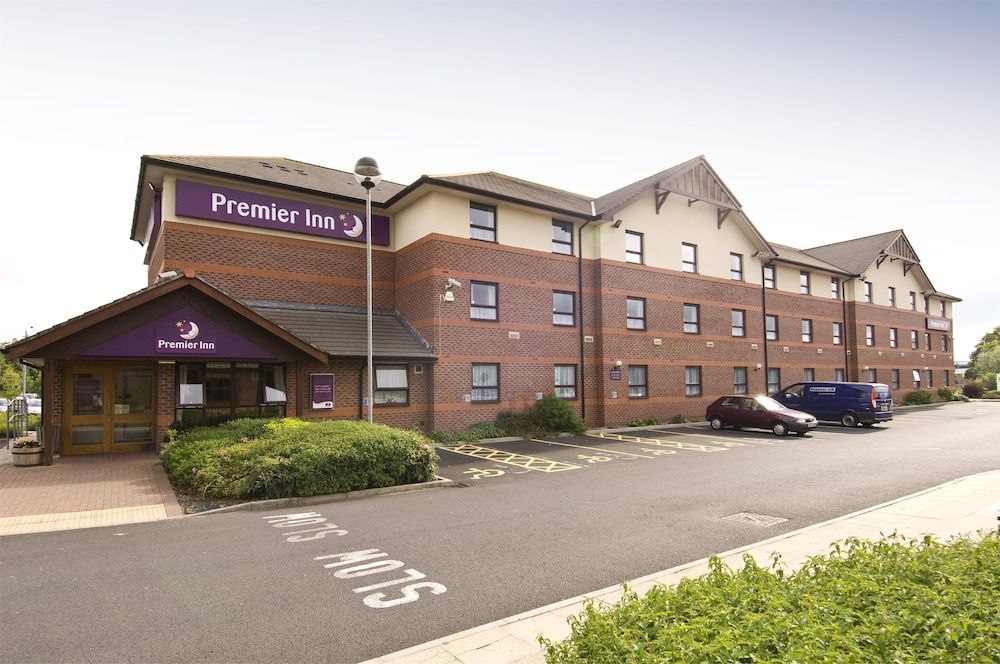 Premier Inn Bromsgrove Central 1