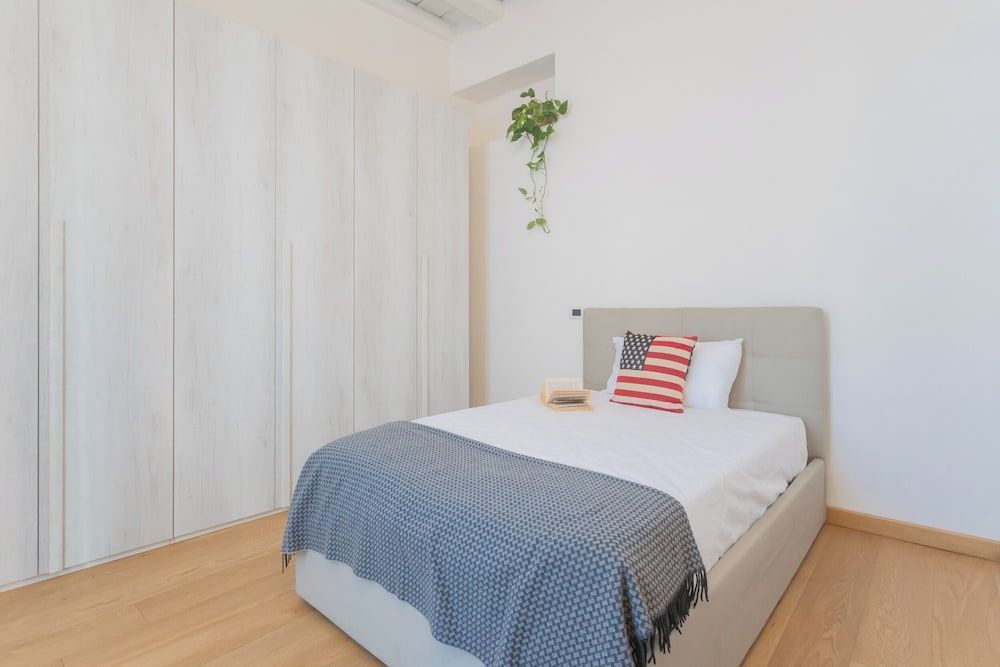 Wine Not Apartment Como Centre by Rent All Como 1
