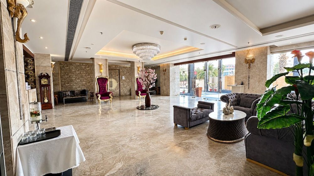 Golden Tulip Kukas Jaipur 2