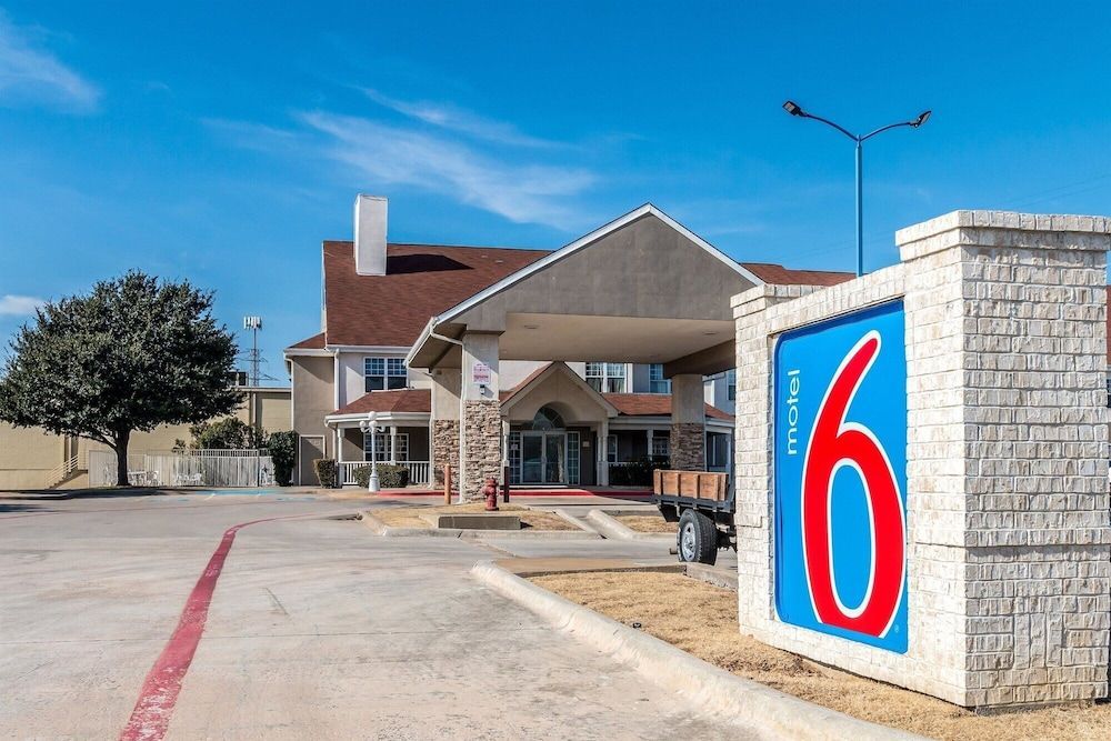 Motel 6 North Richland Hills, TX – Rufe Snow 1