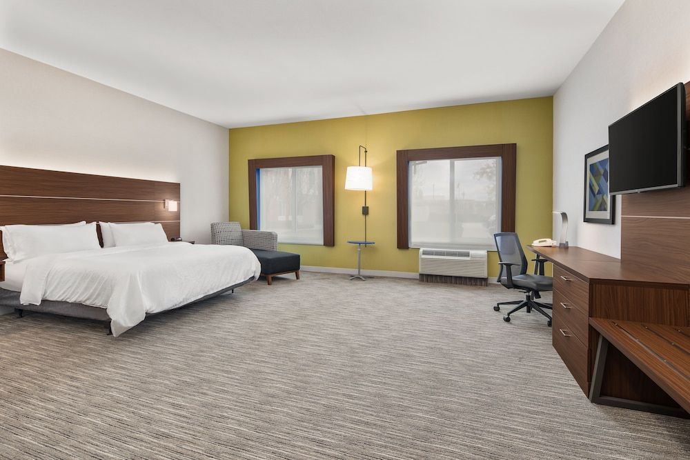 Holiday Inn Express & Suites SACRAMENTO AIRPORT NATOMAS by IHG 2