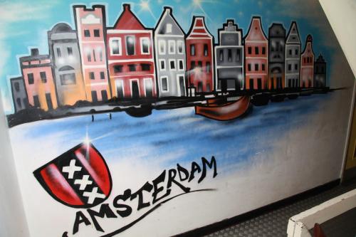 Amsterdam Downtown Hotel Canal View 2