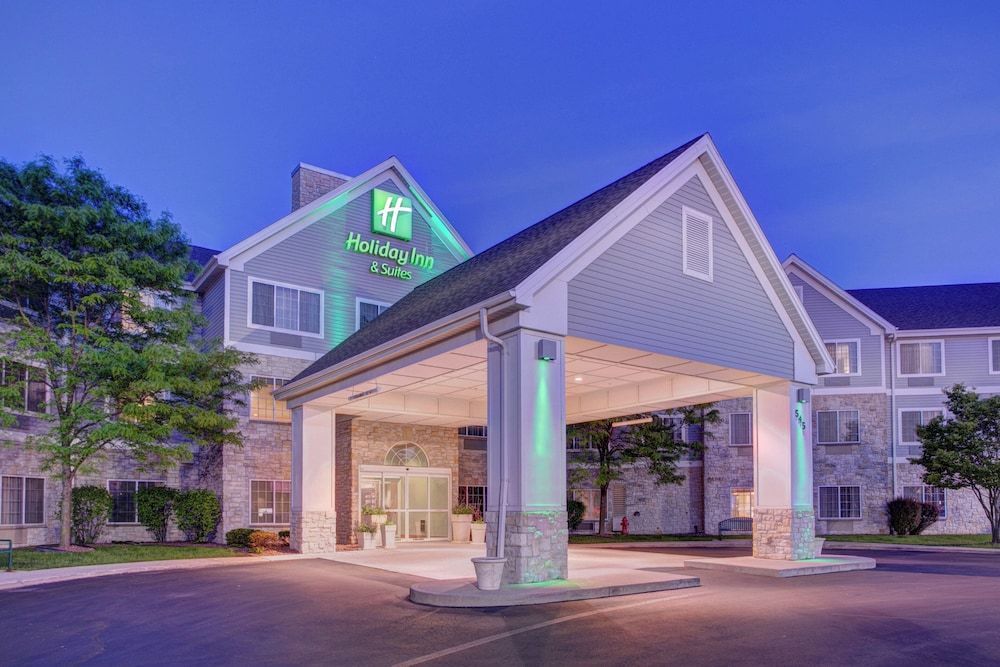 Holiday Inn & Suites MILWAUKEE AIRPORT by IHG 1