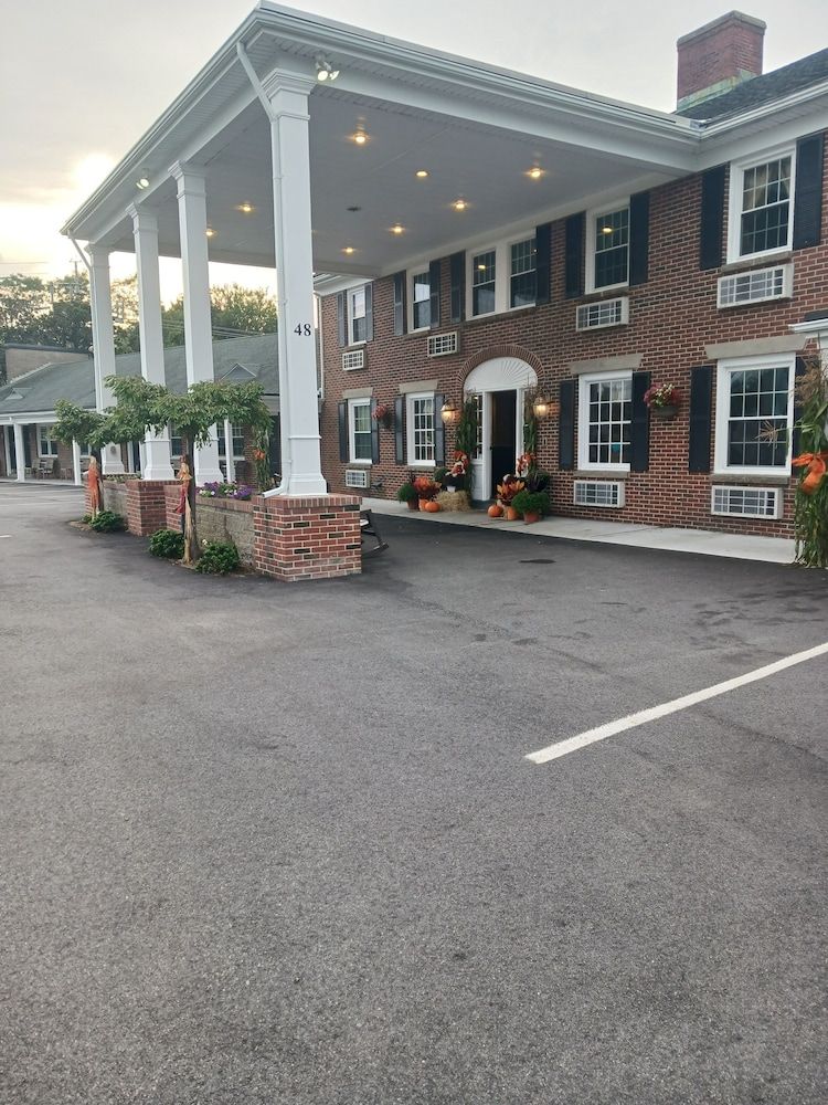 Colonial Inn Seekonk 1