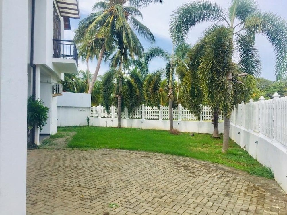 Paris - Hambantota - Kamatha Hotel & Restaurant - Hambantota