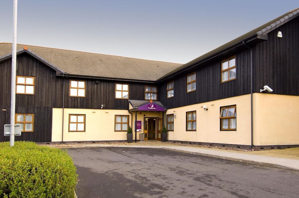 Premier Inn Bolton West 1