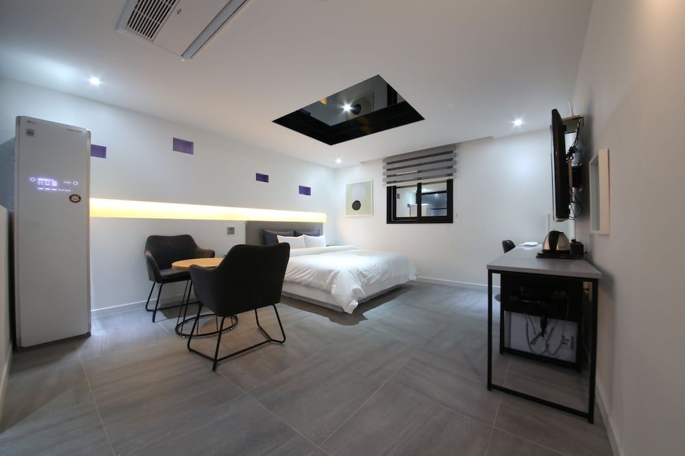 2Night Business Hotel 1