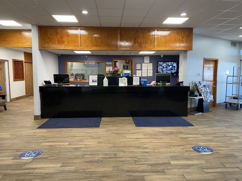 Travelodge by Wyndham Water's Edge Hotel - Racine 2