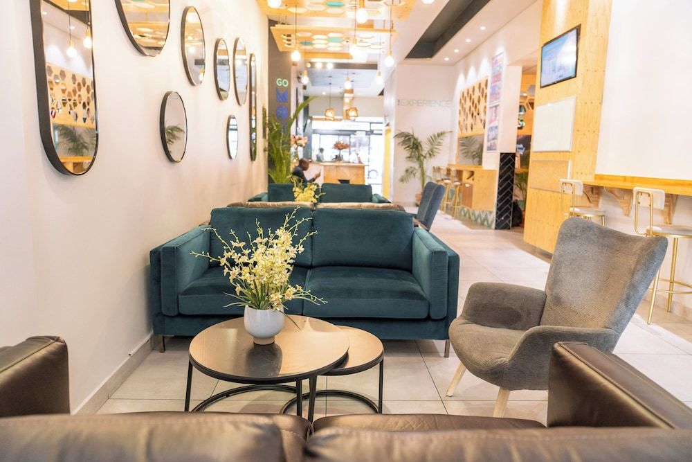 Mojo Hotel & Market 2