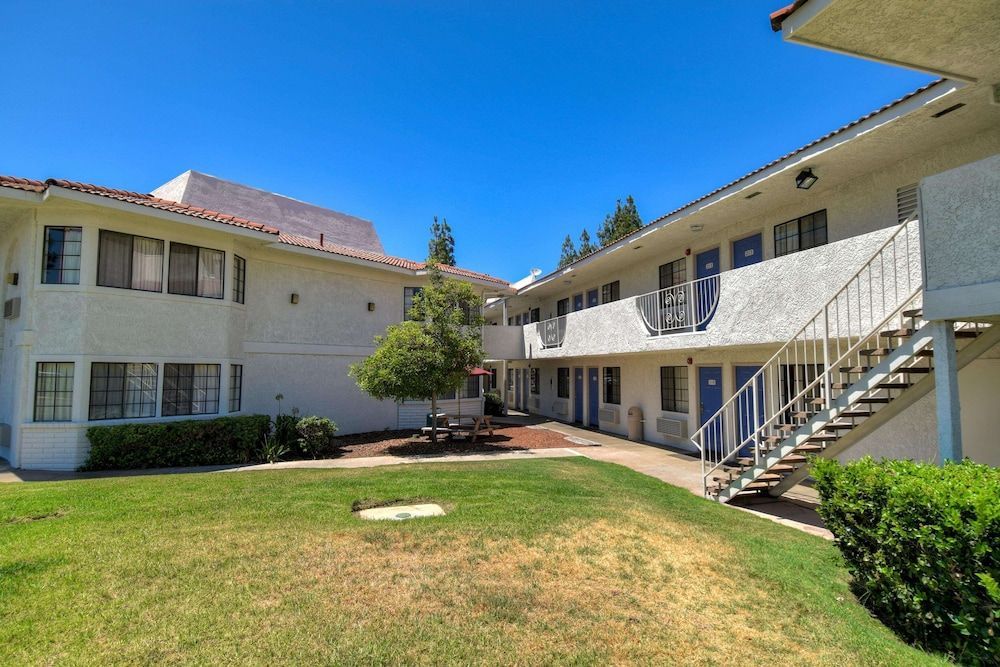 Motel 6-San Dimas, CA - Los Angeles 1