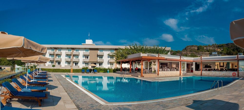 Zoes Hotel & Suites 1