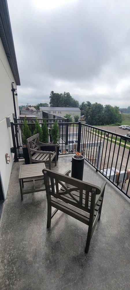 The Atlee Suites 1