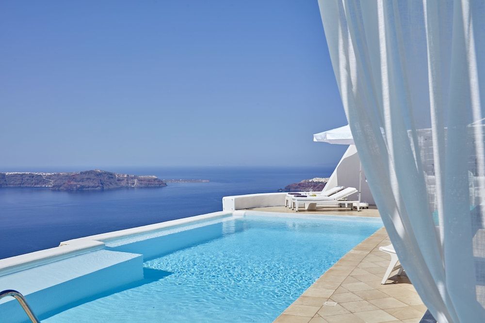 Astra Suites 1