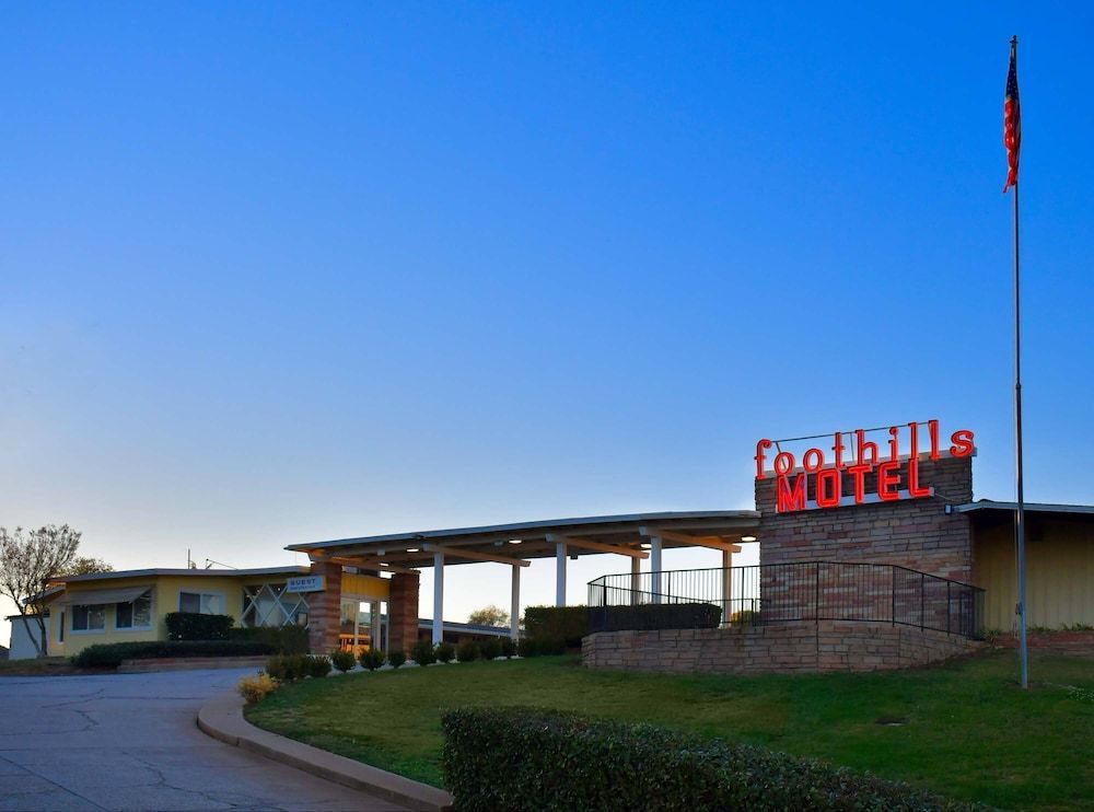 Foothills Motel 2