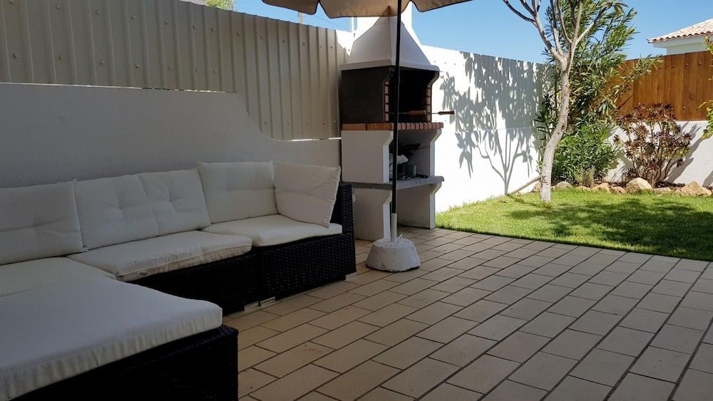 Magnific Studio with a cozy garden, 5 minutes to the beach 1