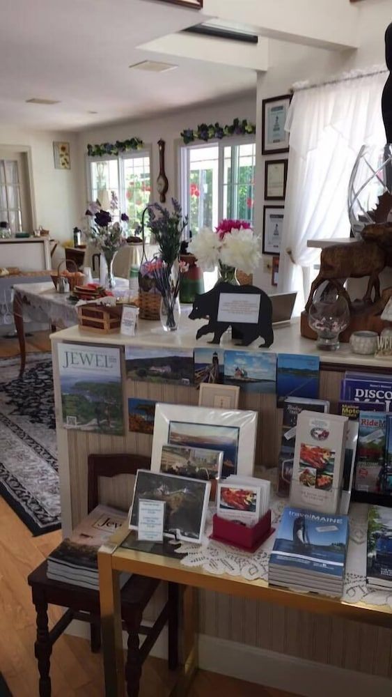 Mount Battie Inn 2